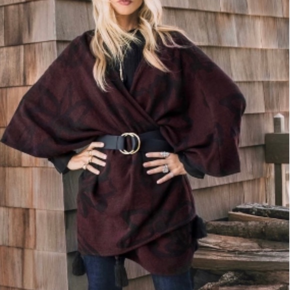 Cleobella Sevigny Capelet Shawl Poncho Throw Cape Wrap One Size. New w out tags. - Picture 2 of 7